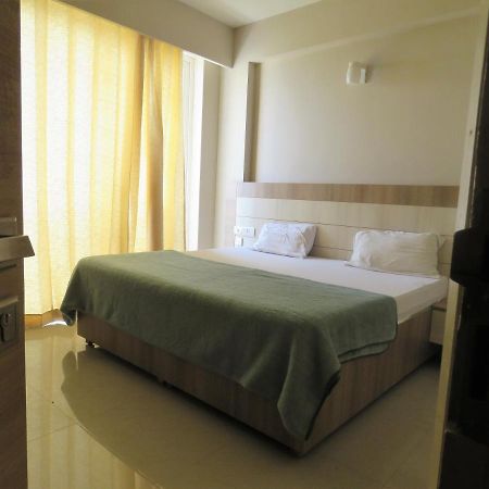 Vrindavan Inn Extérieur photo