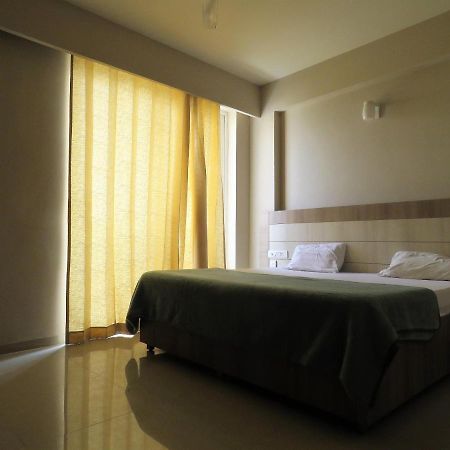 Vrindavan Inn Extérieur photo