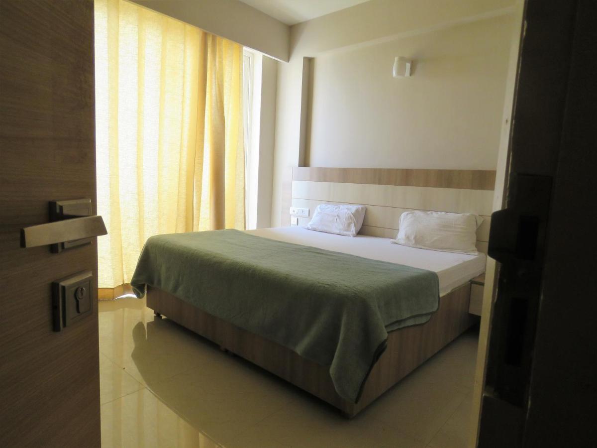 Vrindavan Inn Extérieur photo