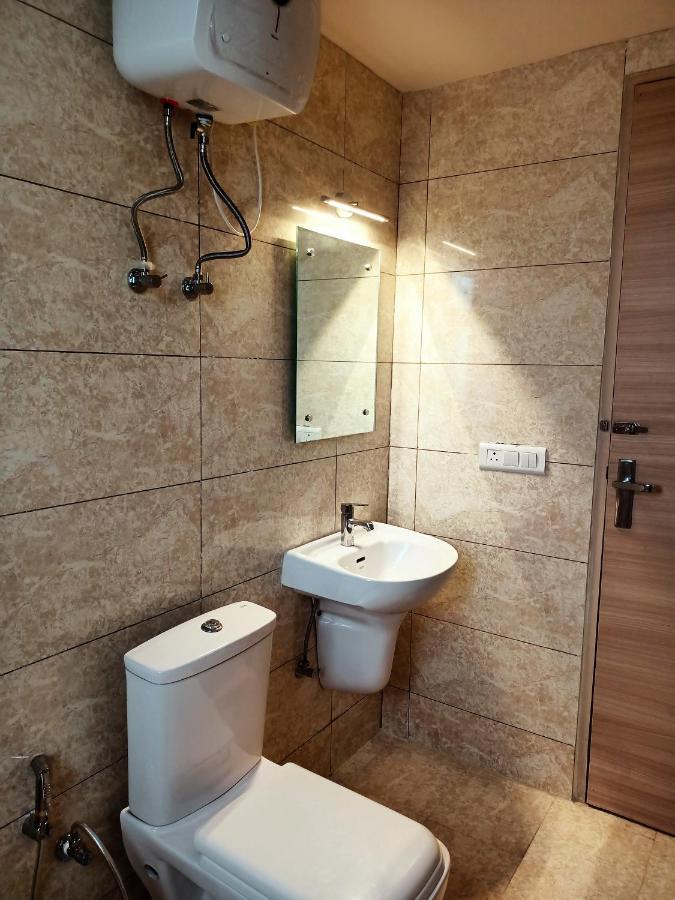 Vrindavan Inn Extérieur photo