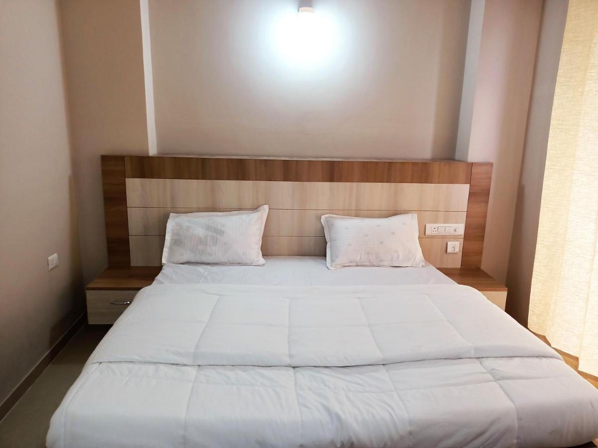 Vrindavan Inn Extérieur photo